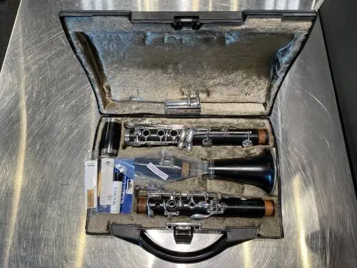 Buffet Crampon E11 Bb Clarinet N/P Keys 2